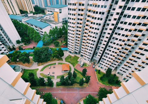 Can expats buy hdb in singapore?
